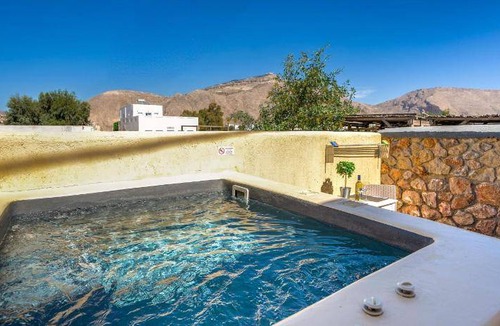 Perivolos Apartment | 35 m² Serviced apartment ∙ 4 guests