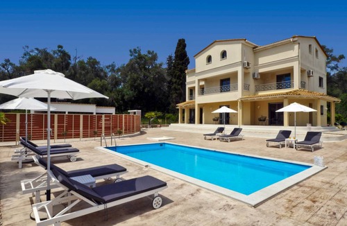 Kavos Villa | 350 m² Villa ∙ 4 bedrooms ∙ 8 guests