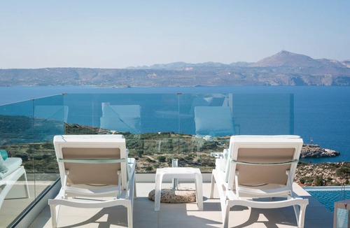 Kokkinon Khorion Villa | 350 m² Villa ∙ 5 bedrooms ∙ 12 guests