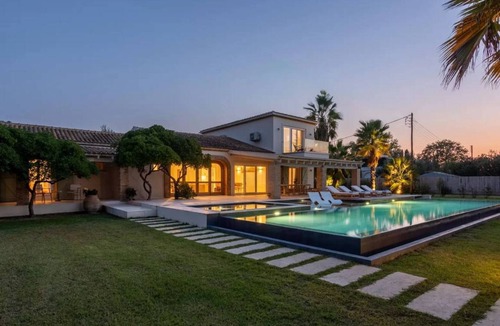Molos Villa | 350 m² Villa ∙ 6 bedrooms ∙ 12 guests