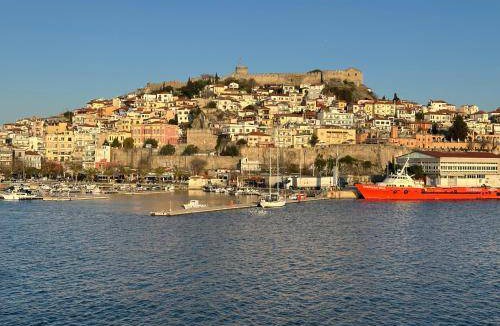 Kavala Boat Rental | 36 m² Houseboat ∙ 2 guests