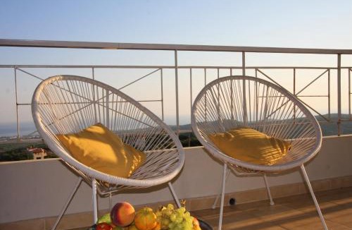 Kournas House | 360 Panorama House - Gazing at Horizon and the Stars of the Galaxy in the night - Fresh Cool breeze most of the time - just 7 min from the beach