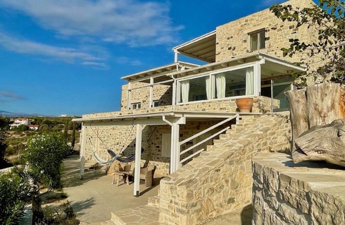Pitsidia House | 370 m² House ∙ 4 bedrooms ∙ 8 guests