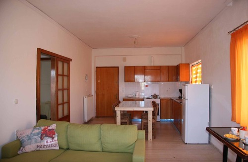 Kato Galatas House | 3mn WALK TO THE SANDY GOLDEN BEACH. SEA VUE. IDEALLY LOCATE. SEA VIEW. WIFI