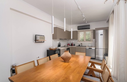 Adamas Villa | 4-Bedroom Villa, Private Pool & BBQ, Walking Distance To The Beach!