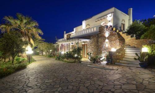 Stelida Villa | 400 m² Villa ∙ 4 bedrooms ∙ 10 guests