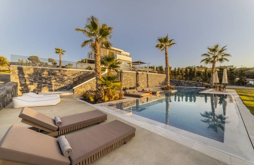 Heraklion Villa | 400 m² Villa ∙ 6 bedrooms ∙ 14 guests
