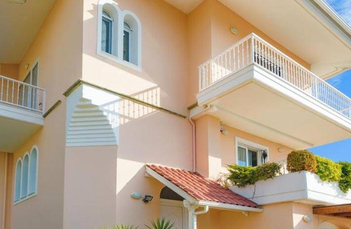 Kifisia Villa | 400 m² Villa ∙ 5 bedrooms ∙ 17 guests
