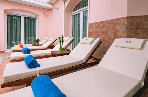 Kifisia Villa | 400 m² Villa ∙ 5 bedrooms ∙ 17 guests