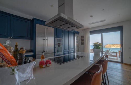 Kounelion House | 415 m² Farmhouse ∙ 6 bedrooms ∙ 14 guests