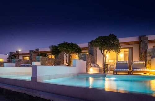 Milos Hotel | 43 m² Hotel ∙ 4 guests