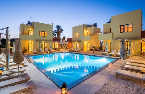 Maleme House | 440 m² House ∙ 12 bedrooms ∙ 24 guests