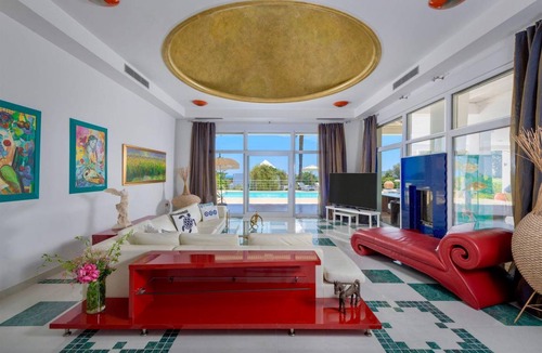 Asgourou House | 450 m² House ∙ 5 bedrooms ∙ 14 guests