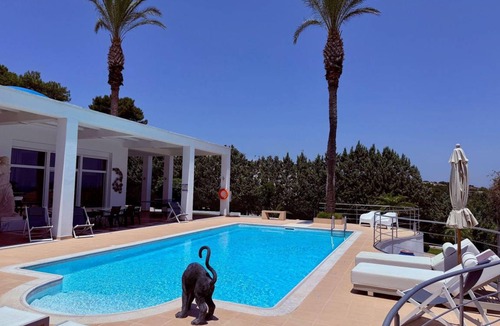 Asgourou House | 450 m² House ∙ 5 bedrooms ∙ 14 guests