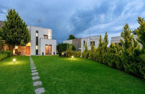 Haniotis Villa | 450 m² Villa ∙ 3 bedrooms ∙ 6 guests