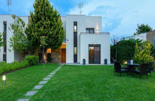 Haniotis Villa | 450 m² Villa ∙ 3 bedrooms ∙ 6 guests