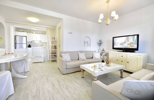 Platis Gialos Villa | 5* Infinite sea-view 4 BR private hot spa, proximity to 5 beaches