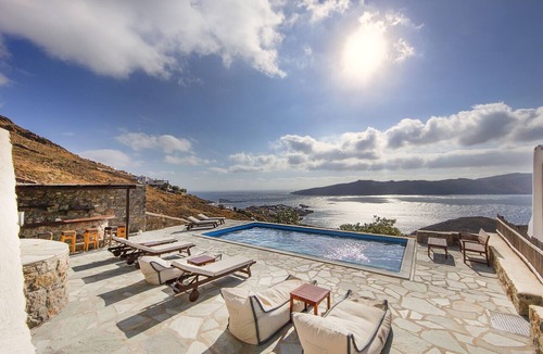 Mykonos Villa | 5 STARS Rated Traditional Villa W Infinite Sea View/Beach Walking Distance
