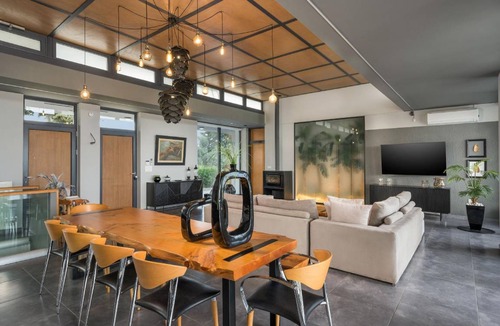 Agia House | 500 m² House ∙ 9 bedrooms ∙ 18 guests