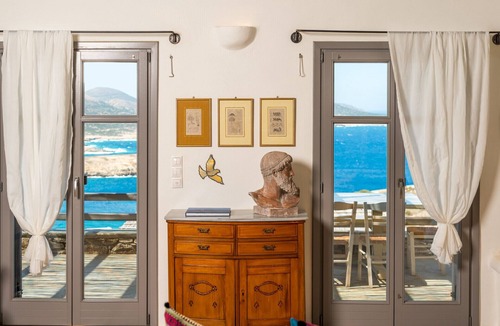 Antiparos Villa | 6 bedroom villa with pool and amazing views in Antiparos, 3 min to beach!