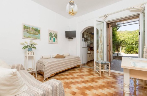 Agios Stefanos Apartment | 60 m² Apartment ∙ 1 bedroom ∙ 3 guests
