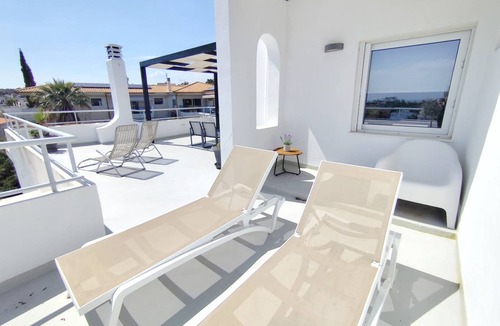 Vouliagmeni Apartment | 60 m² Apartment ∙ 1 bedroom ∙ 3 guests