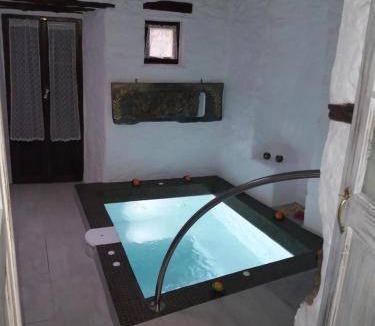 Ano Siros House | 60 m² House ∙ 2 bedrooms ∙ 4 guests