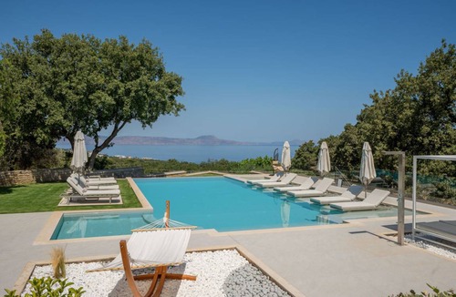 Atsipópoulon Villa | 600 m² Villa ∙ 7 bedrooms ∙ 16 guests
