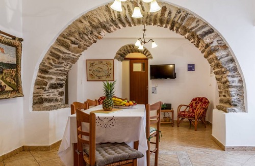 Koronos House | 62 m² House ∙ 3 bedrooms ∙ 5 guests