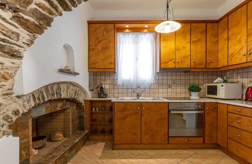 Koronos House | 62 m² House ∙ 3 bedrooms ∙ 5 guests