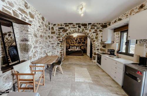 Livadia Apartment | 65 m² Apartment ∙ 2 guests