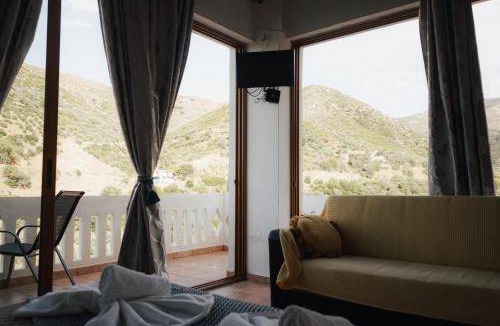 Livadia Apartment | 65 m² Apartment ∙ 2 guests
