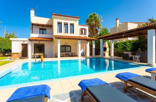 Kefalas Villa | 655 m² Villa ∙ 19 bedrooms ∙ 36 guests