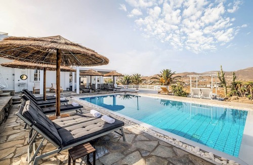 Kalafatis Villa | 6BR 7BA Exclusive next to the Beach, Large Private Pool Sea & Sun Villa Mykonos