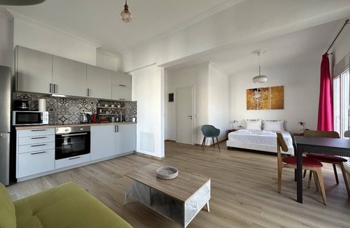 Omonia Apartment | 6th Floor Skyline Suite with Spectacular View