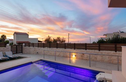 Skaleta House | 7 bedroom villa with pool, 700m from the beach!