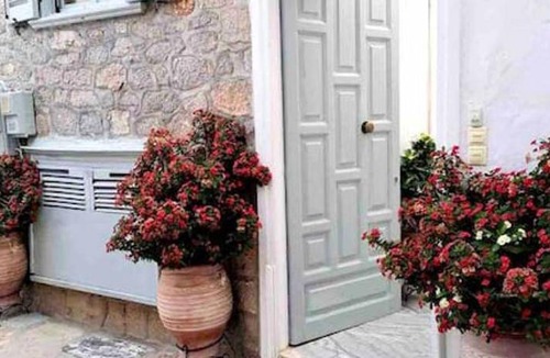 Hydra Apartment | 70 m² Apartment ∙ 2 bedrooms ∙ 4 guests