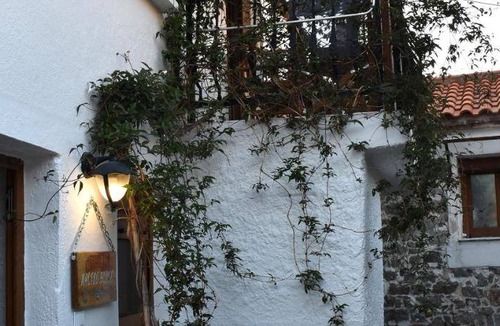 Samothrace House | 75 m² House ∙ 2 bedrooms ∙ 4 guests