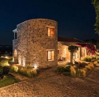 Kontos Villa | 750 m² Villa ∙ 8 bedrooms ∙ 18 guests