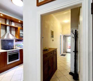 Athens Apartment | 77 m² Apartment ∙ 2 bedrooms ∙ 5 guests