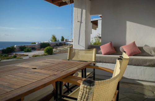 Nea Cryssi Akti Villa | 78 m² Villa ∙ 2 bedrooms ∙ 4 guests