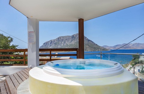 Kamari Apartment | 80 m² Apartment ∙ 2 bedrooms ∙ 5 guests