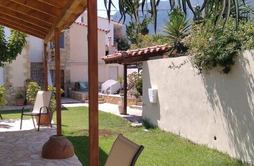 Evrostina House | 80 m² House ∙ 2 bedrooms ∙ 5 guests