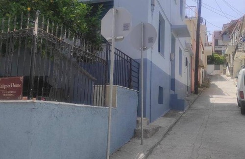 Mytilene House | 80 m² House ∙ 2 bedrooms ∙ 5 guests