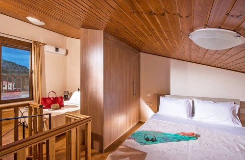 Palaiokastro Villa | 80 m² Villa ∙ 1 bedroom ∙ 4 guests