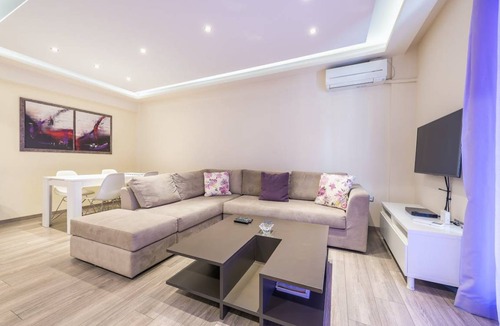 Glyfada Apartment | 85 m² Apartment ∙ 2 bedrooms ∙ 6 guests