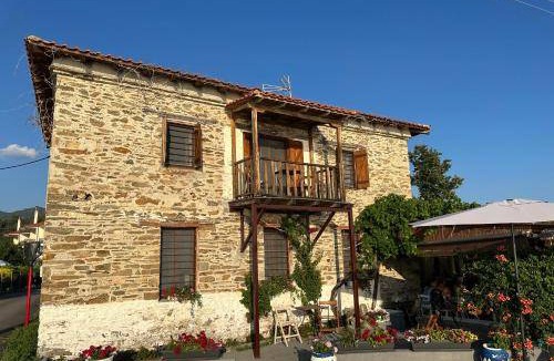 Paradhisos House | 85 m² House ∙ 1 bedroom ∙ 6 guests
