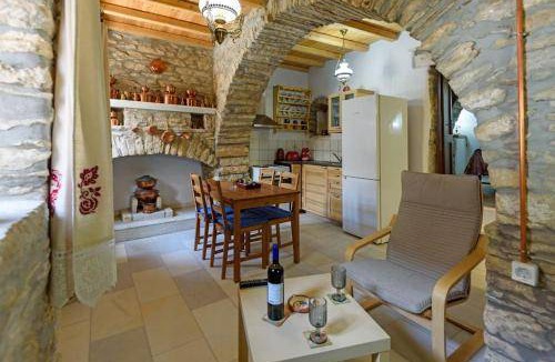 Aperathos House | 85 m² House ∙ 2 bedrooms ∙ 5 guests