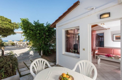 Kato Stalos Apartment | 90 m² Apartment ∙ 3 bedrooms ∙ 6 guests