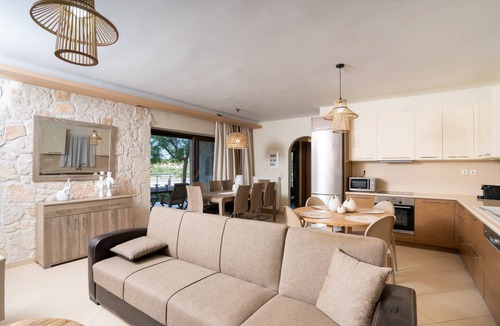 Agia Marina House | 90 m² House ∙ 2 bedrooms ∙ 5 guests